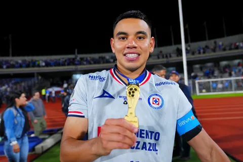 La decisión de Javier Aguirre con Charly Rodríguez tras la gran final del capitán de Cruz Azul