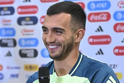 Cruz Azul habría tenido sus primeros contactos para fichar a Luis Chávez