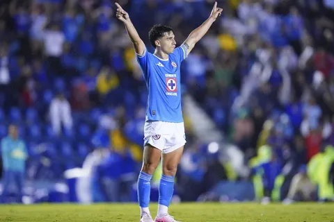 La Liga MX premió a Lorenzo Faravelli tras el Clásico Joven