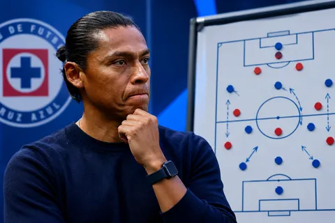 Joel Huiqui hará cambios obligados ante Toluca.